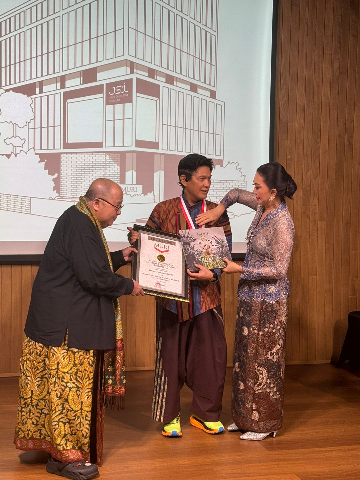 Anugrah MURI 2